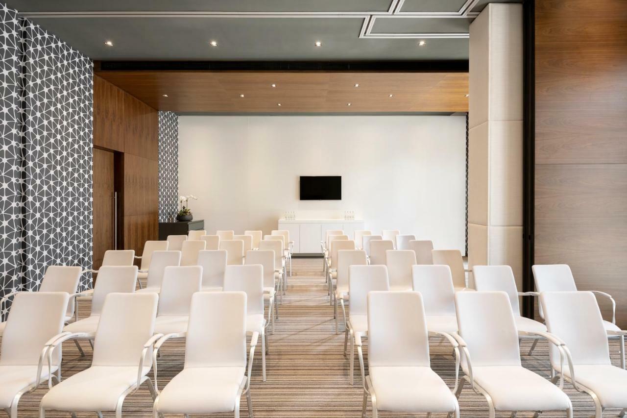 Hyatt Place Wasl District Residences 4*