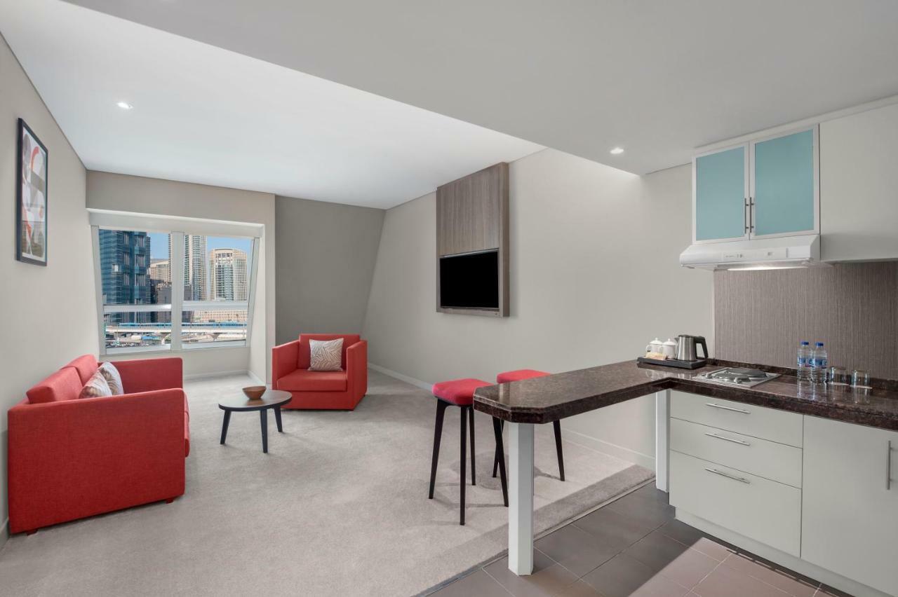 Aparthotel Leva And Suites, Opposite Downtown 4*
