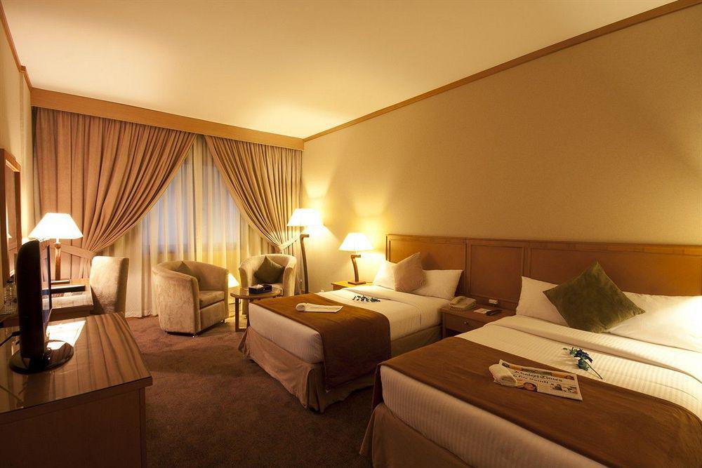Landmark Summit 4*