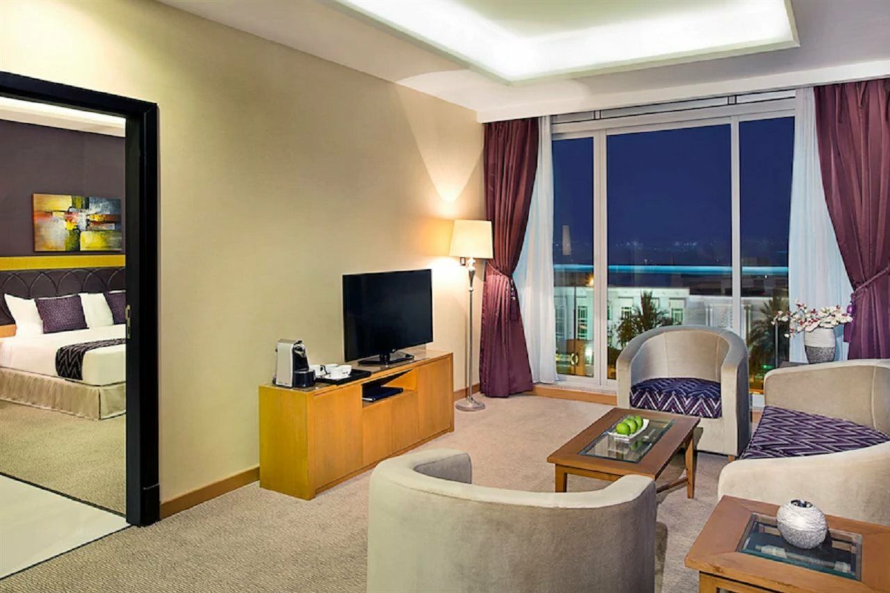 Armada Avenue 4*