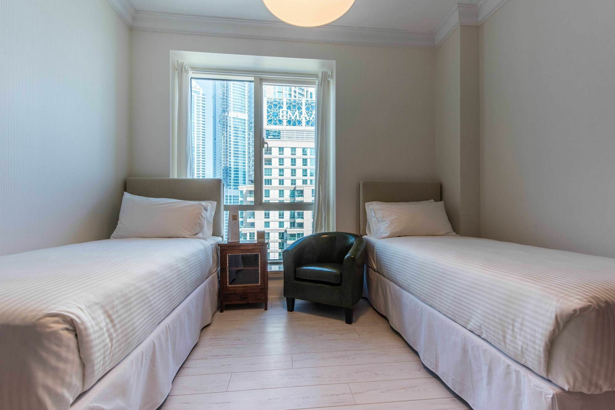 Signature Homes - Marina Diamond Apartment *