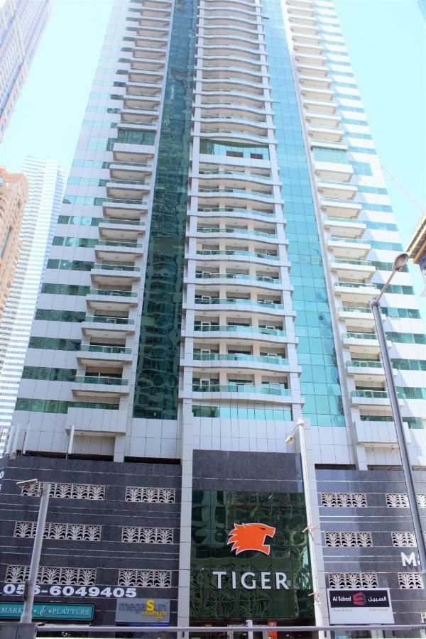 Two Continents Holiday Homes - Two Steps To Marina Walk Apartment *