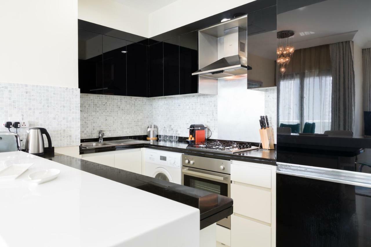 Daire Maison Privee - Luxury Urban Retreat With Burj Khalifa Views *
