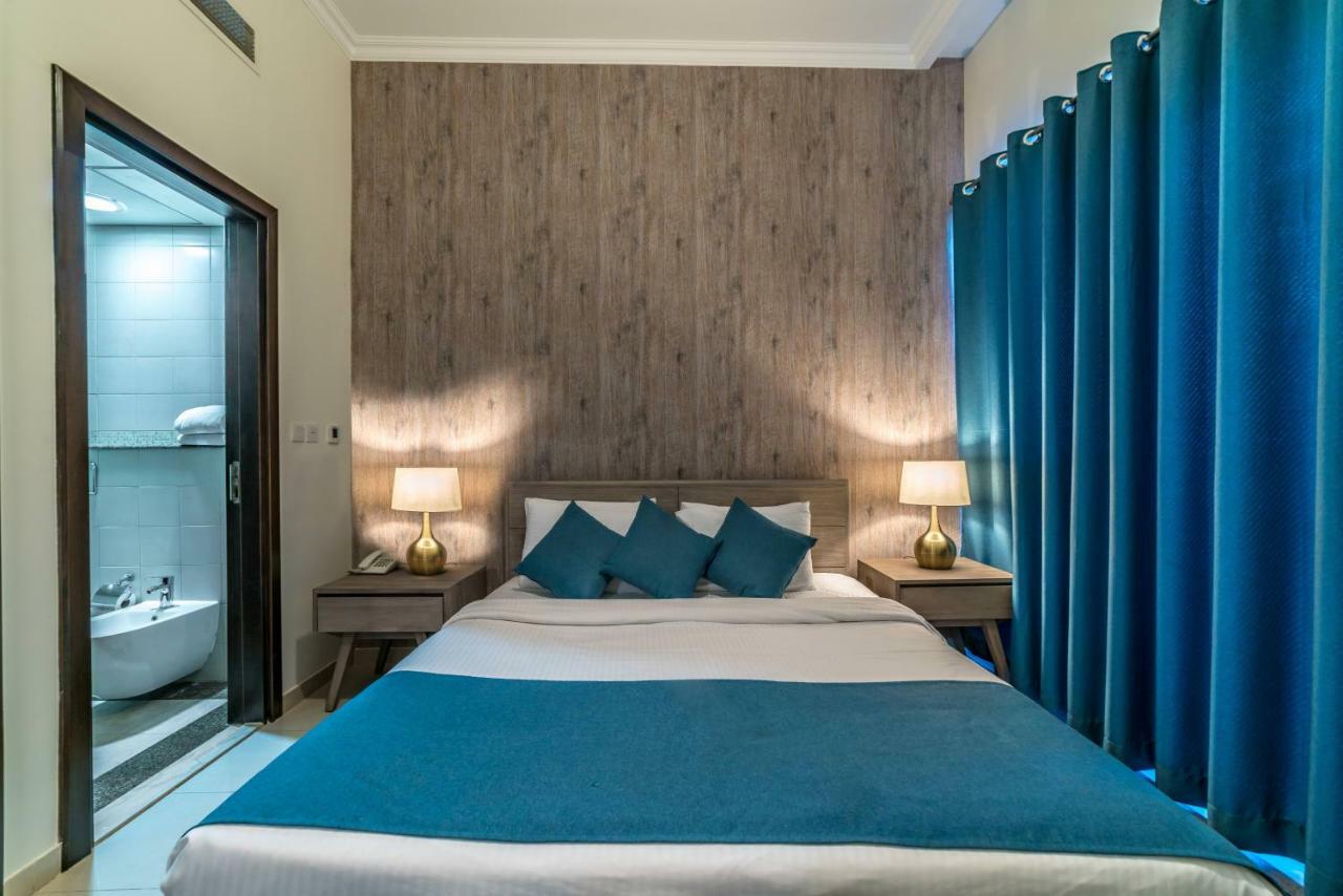 Icon Casa Living - Bay Tower Apartment Dubai