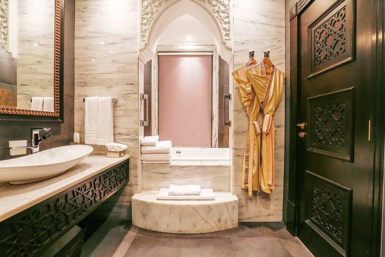 Villa Zabeel Saray Royal Residences Lagoon Dubai
