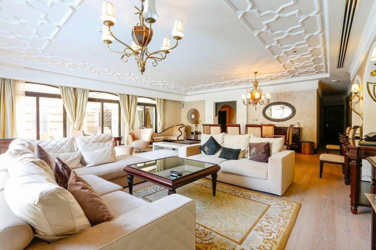 Zabeel Saray Royal Residences Lagoon Villa Dubai
