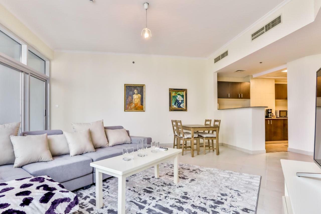 2br High Floor Torch Tower Marina