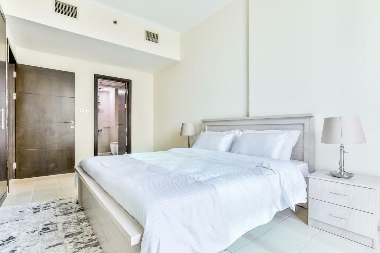 2br High Floor Torch Tower Marina Daire *