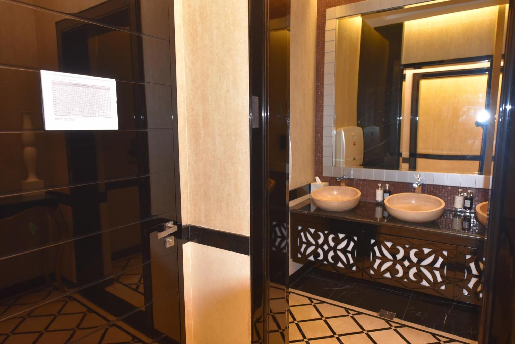 Superb Downtown Dubai, Amazing Location! Apartment