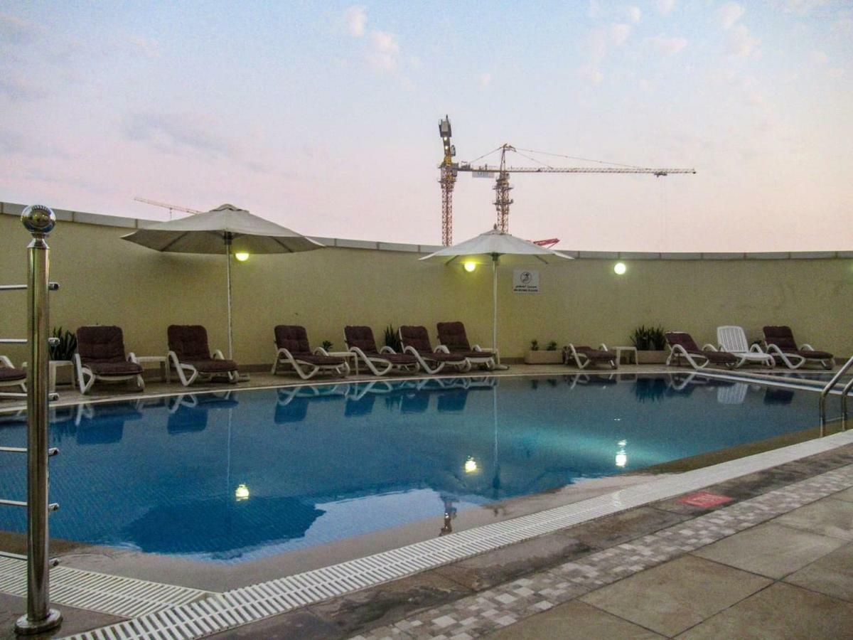 Frank Porter - Goldcrest Executive Apartment