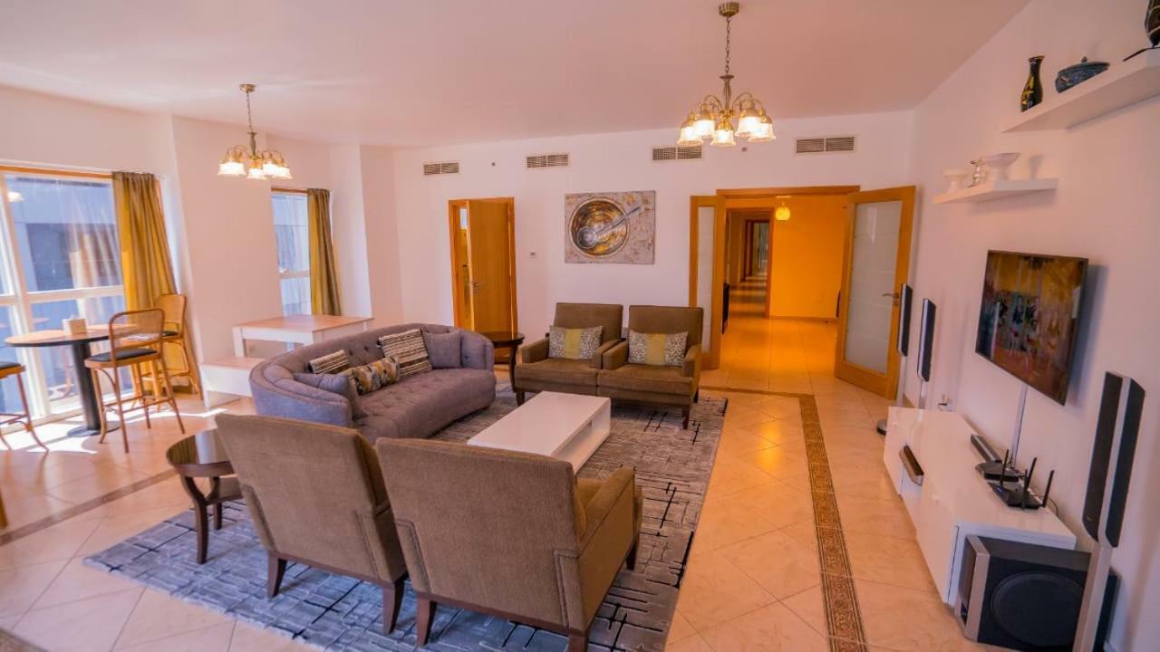 The Holiday Homes Apartment