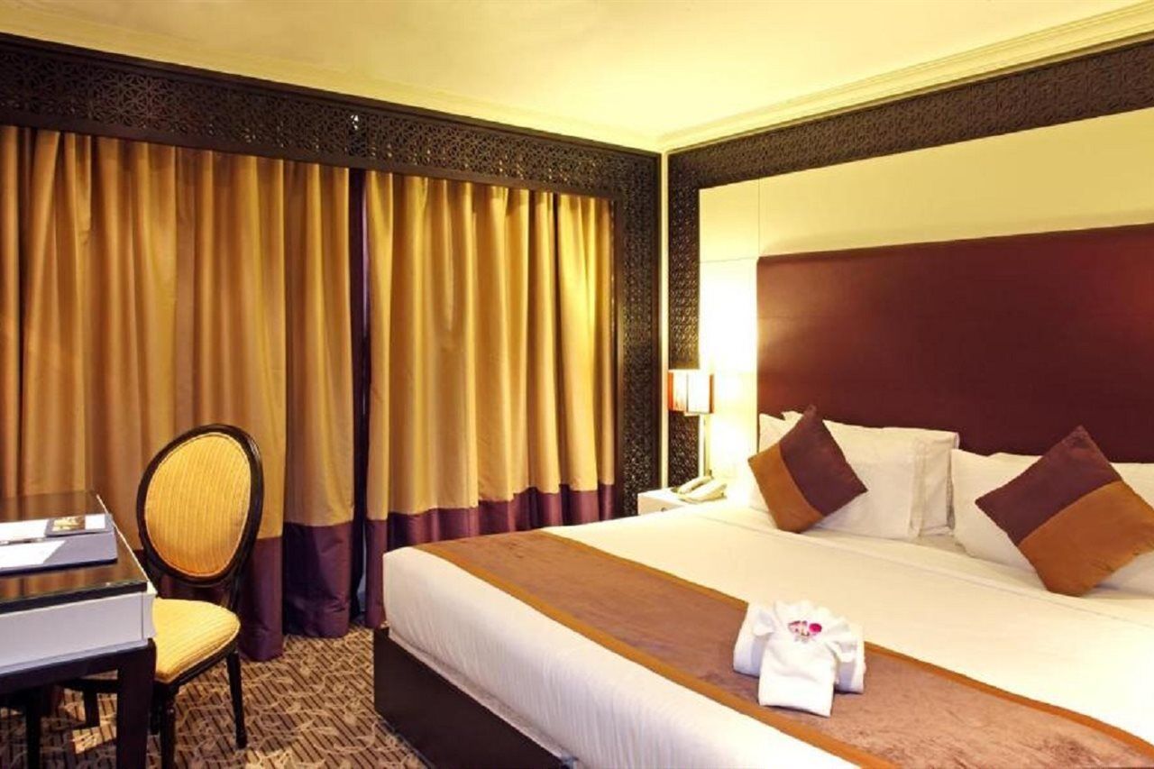 Carlton Tower Hotel