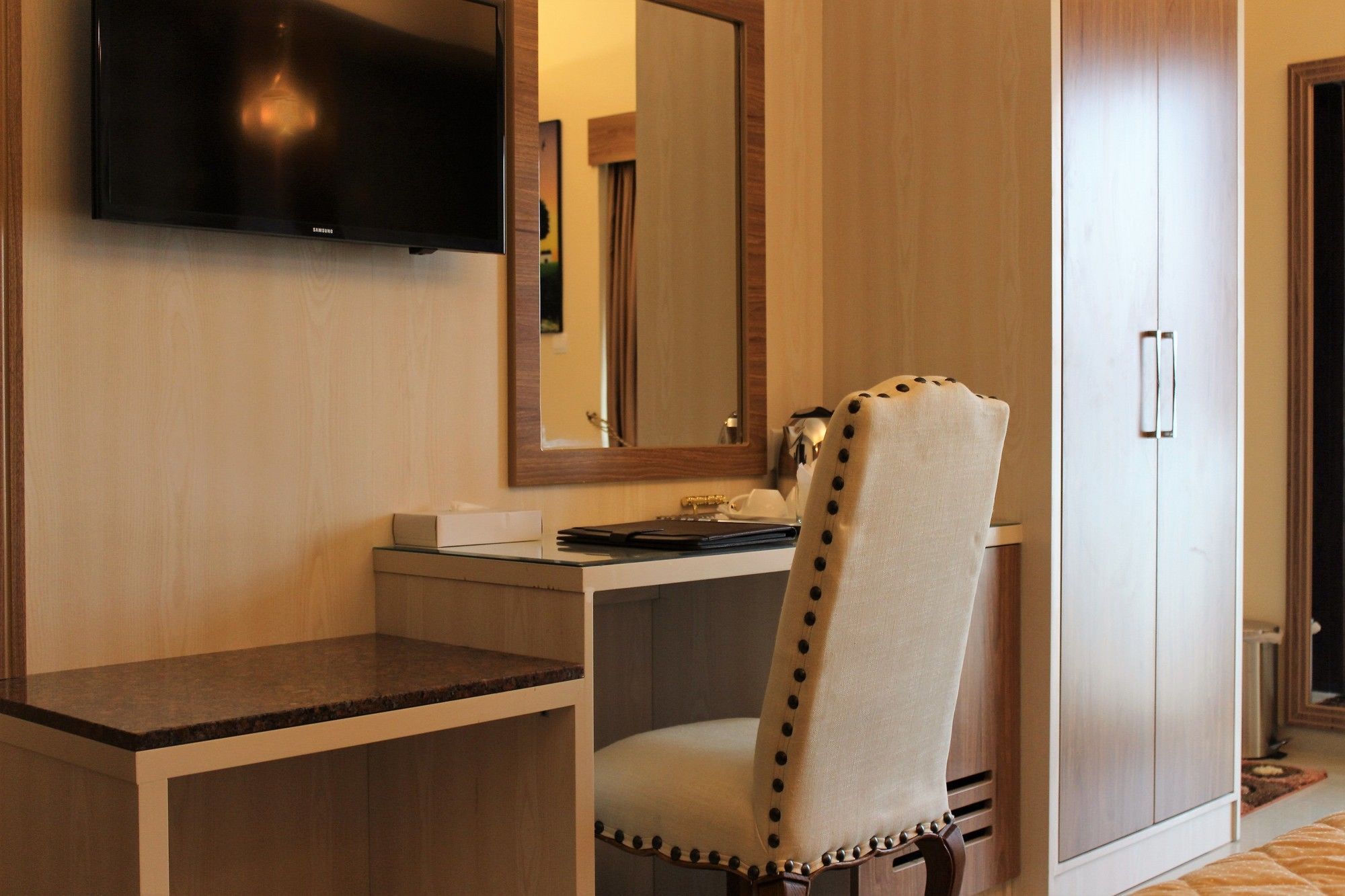 Hotel Naif