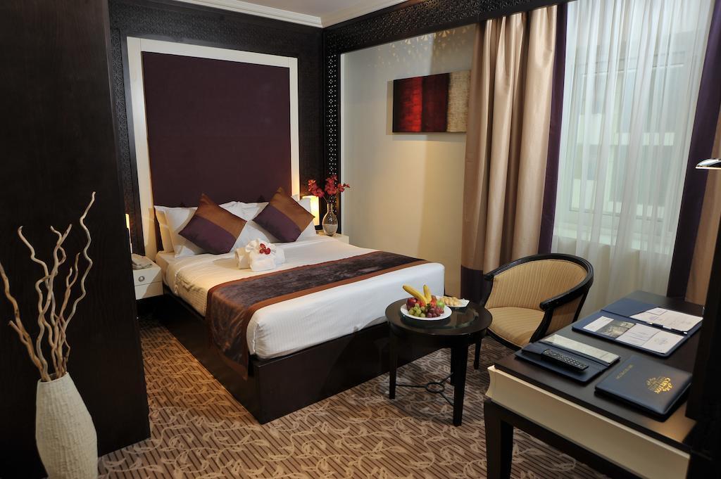 Carlton Tower 4*