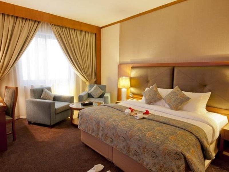 Hotel Landmark Summit 4*