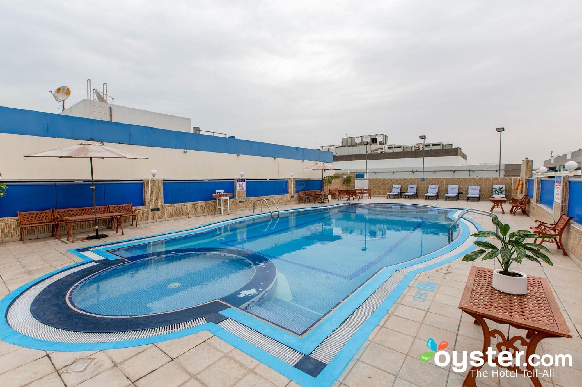 Rolla Aparthotel 3*