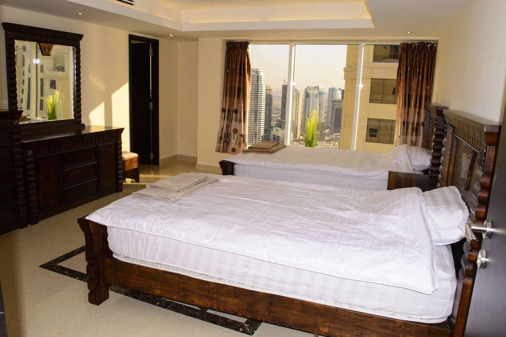 Palmbay Jbr 4 Bedroom Sea View Apartment
