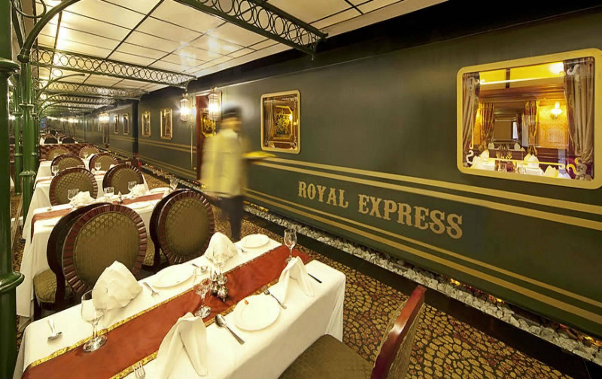 Admiral Plaza Hotel 3*