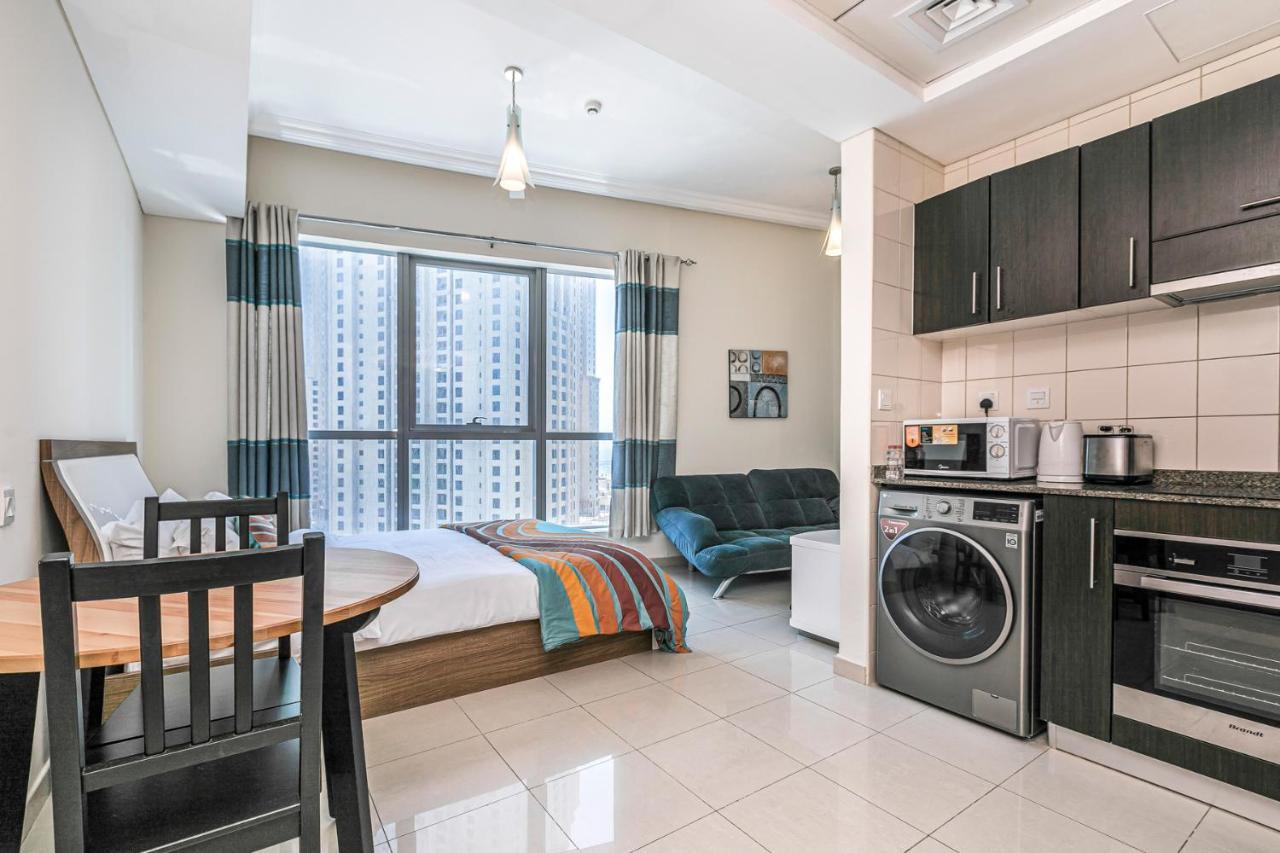 Apartment Dhh - Cozy And Bright Studio, Bay West Tower *
