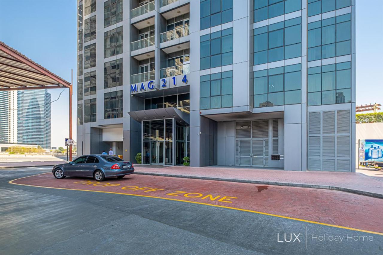 Lux - The Ultimate Lake View Apartment *
