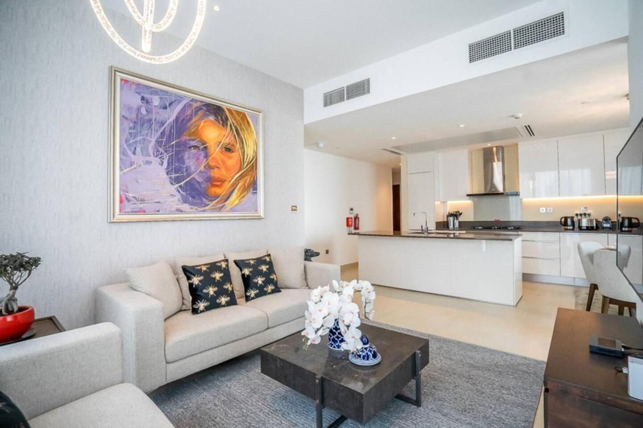 Apartment Luton Vacation Homes Marina Gate Tower 2 *