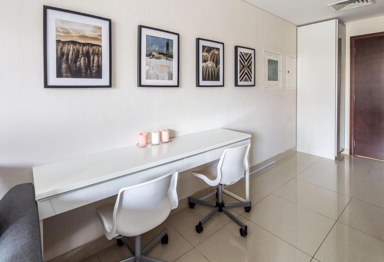 Frank Porter - 29 Boulevard Apartment Dubai