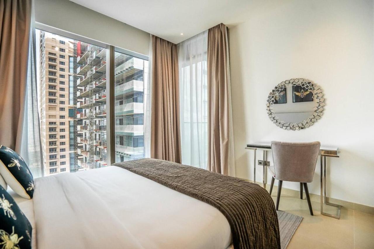 Apartment Luton Vacation Homes Marina Gate Tower 2 *