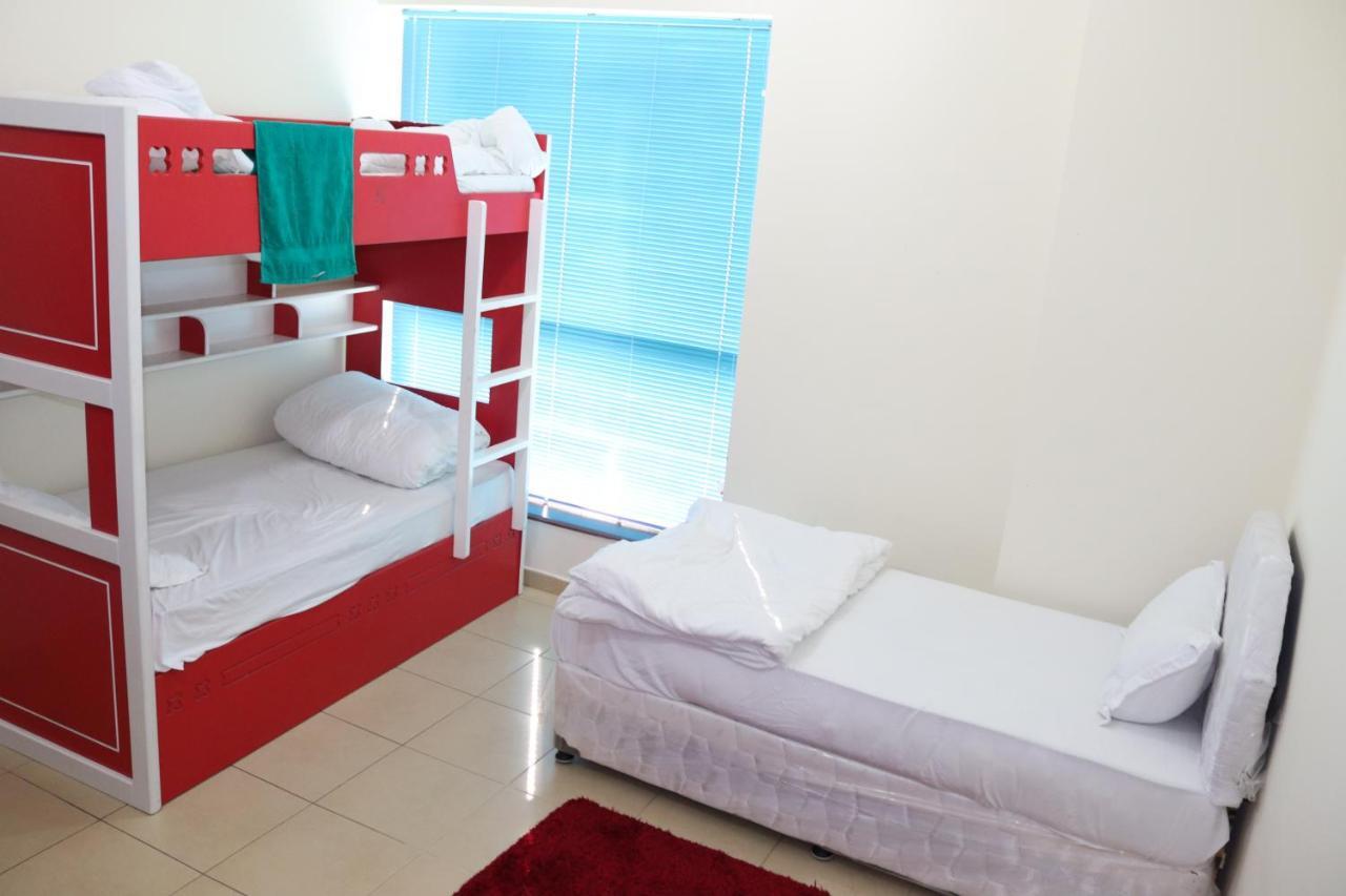 California Hostel *