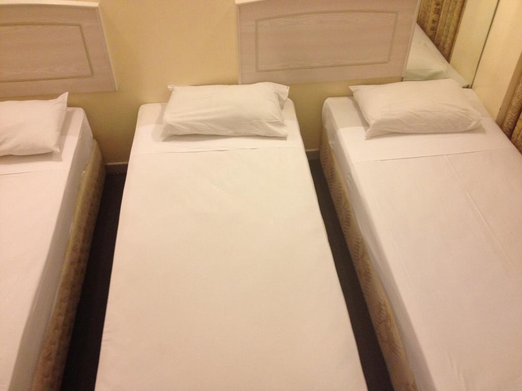 Hotel Queen's 2*
