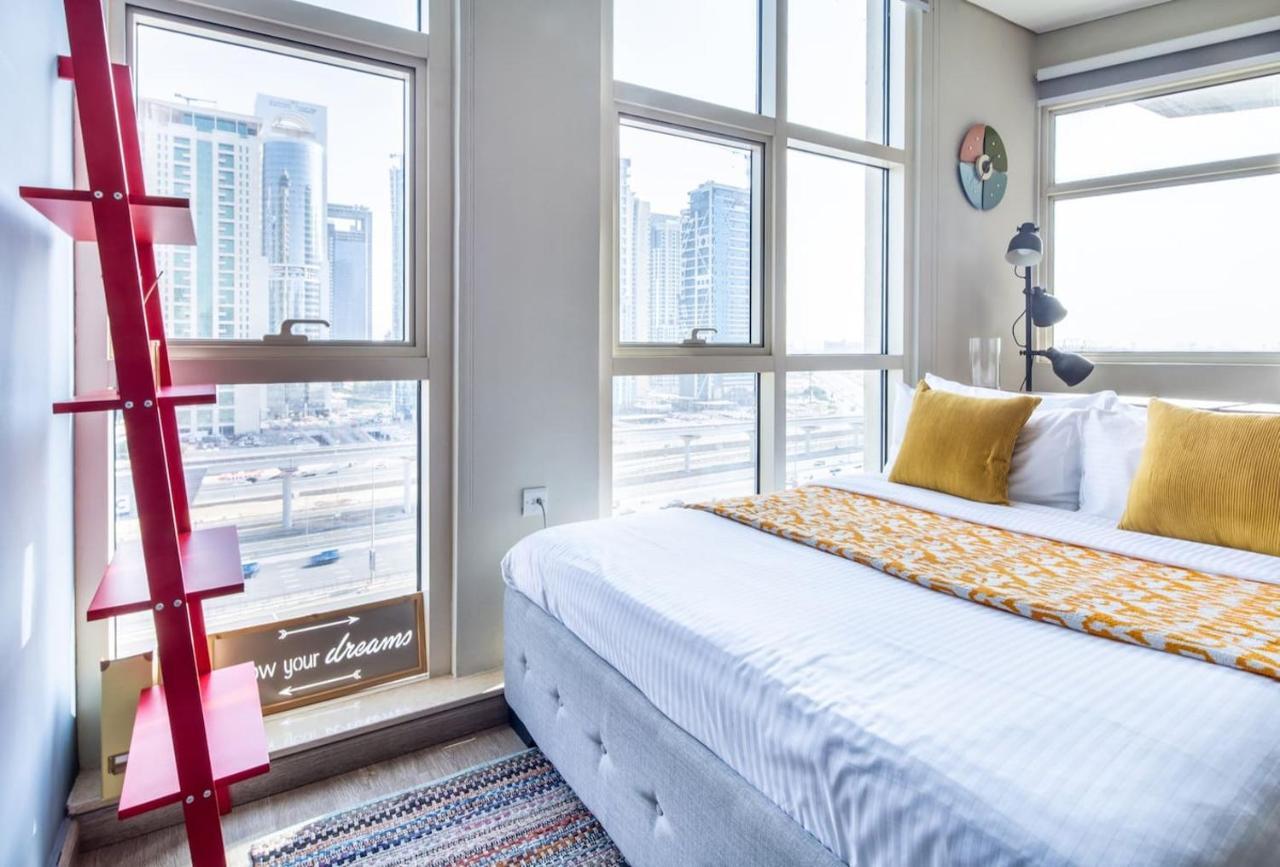 Frank Porter - Yacht Bay Apartamento