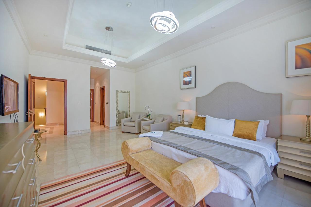 Luxurious 3br Townhouse With Maid's & Private Pool In Palm Jumeirah Apartment *
