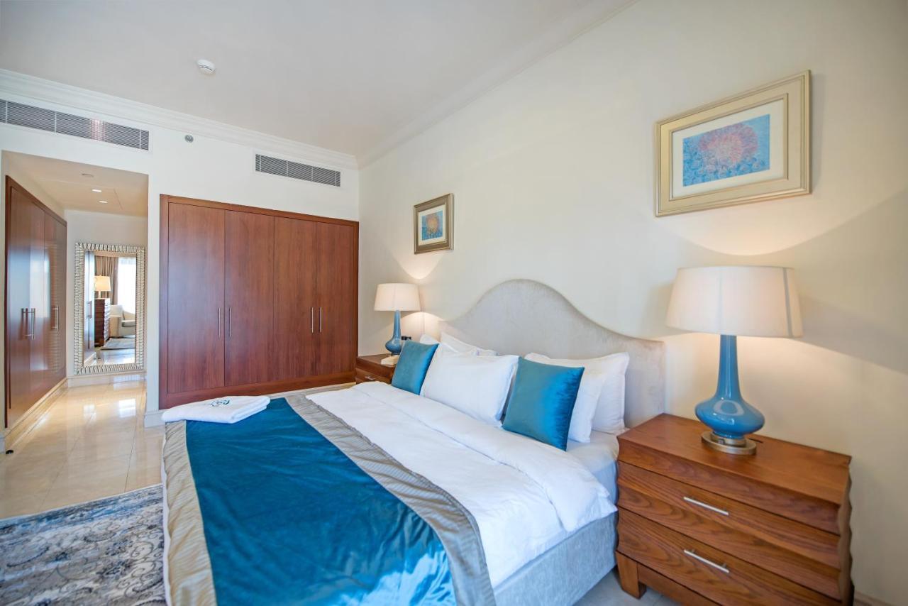 Apartment Luxurious 3br Townhouse With Maid's & Private Pool In Palm Jumeirah Dubai