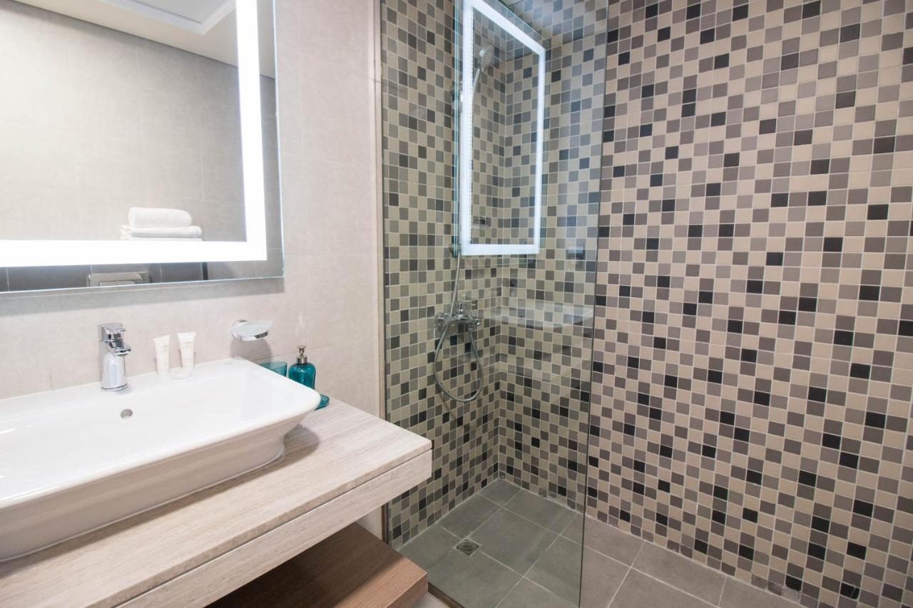 Daire Cozy 1br With Pool And Gym 10mins Away By Drive To Dxb Airport Dubai