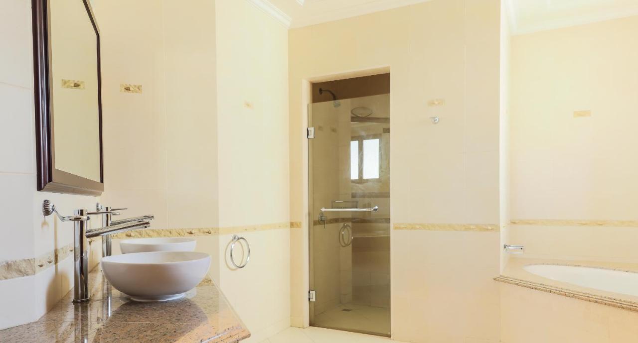 Villa Nasma Luxury Stays - Frond D Palm Jumeirah Dubai