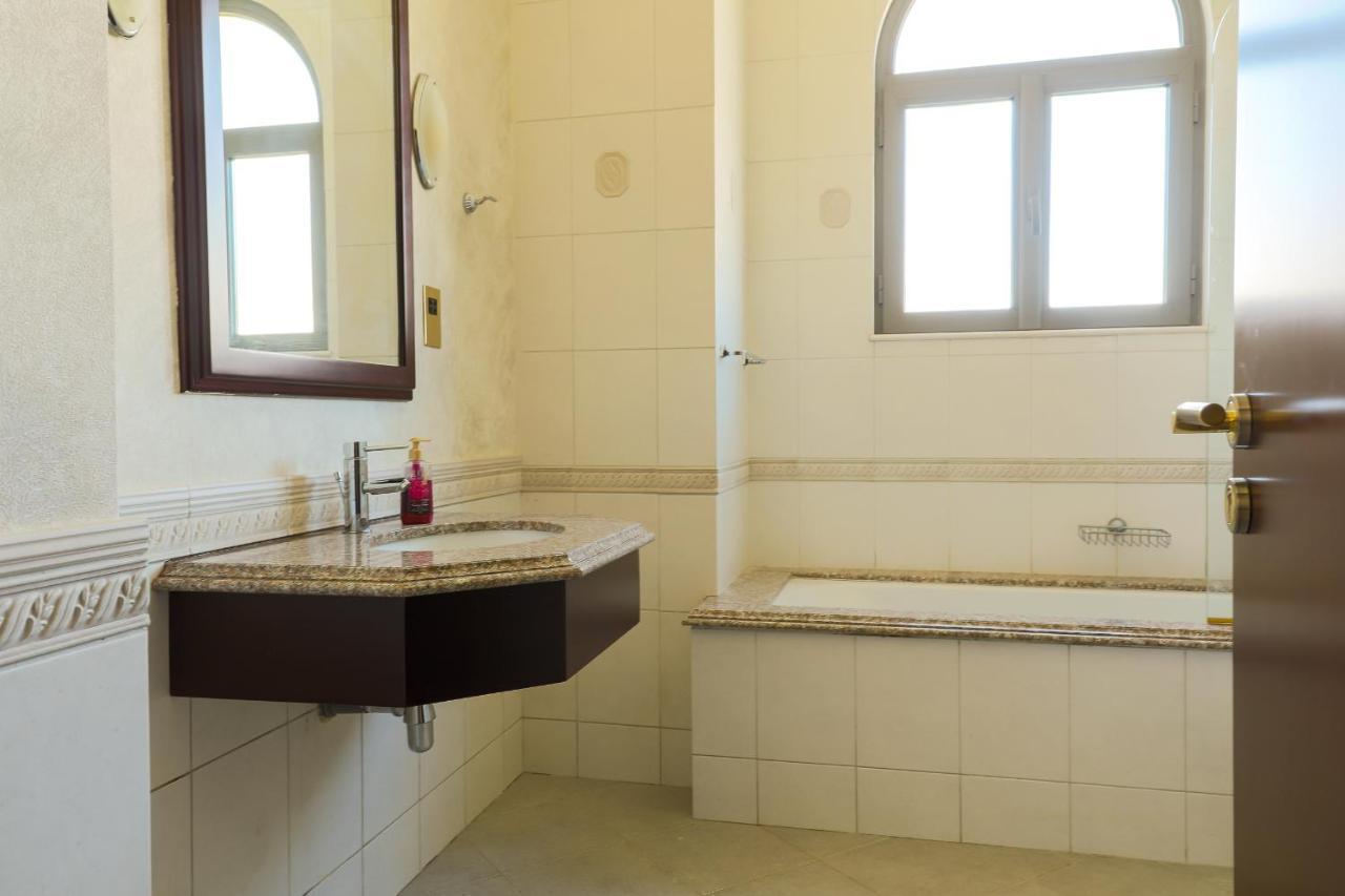 Nasma Luxury Stays - Frond D Palm Jumeirah Villa Dubai