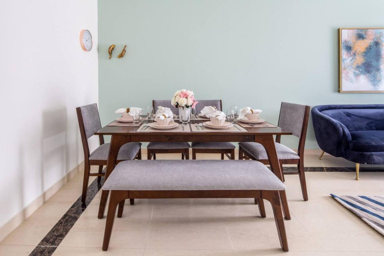 Frank Porter - Mon Reve Apartment