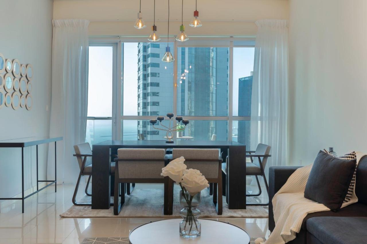 Guestready - Monochromatic Adventure Dubai