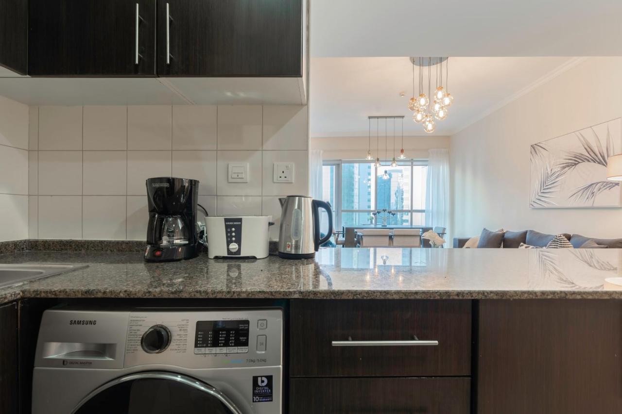 Guestready - Monochromatic Adventure Apartment *