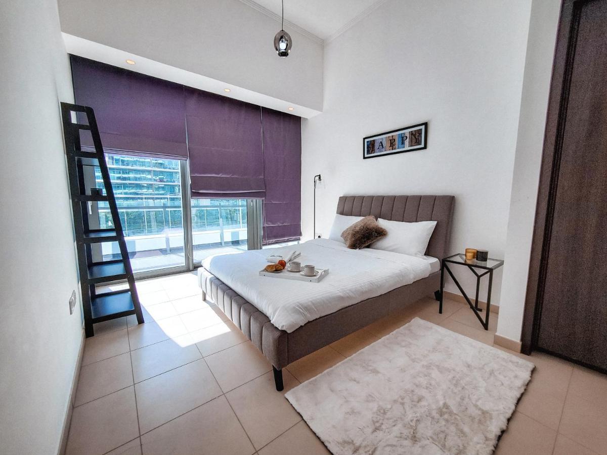 Here - Marina 2 Bedroom Silverene Tower Apartment *