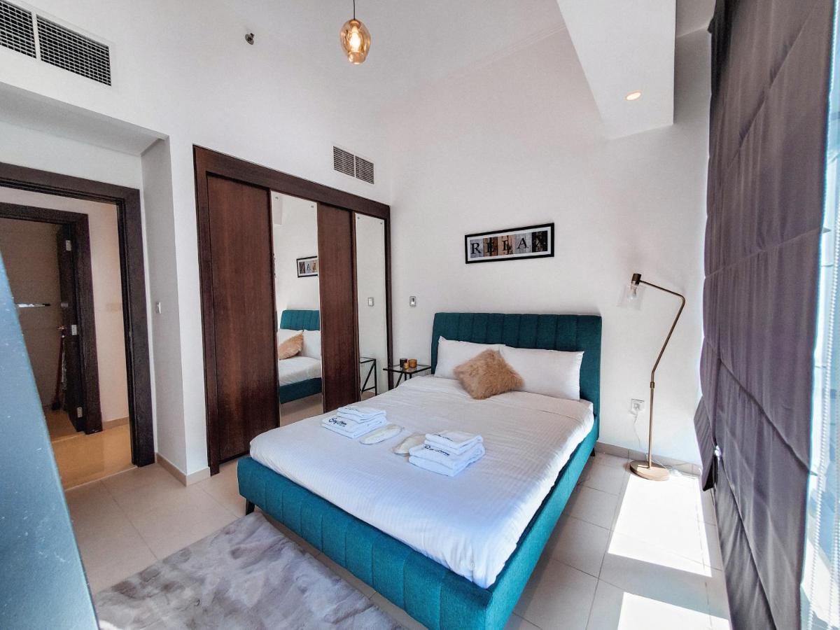 Apartment Here - Marina 2 Bedroom Silverene Tower *