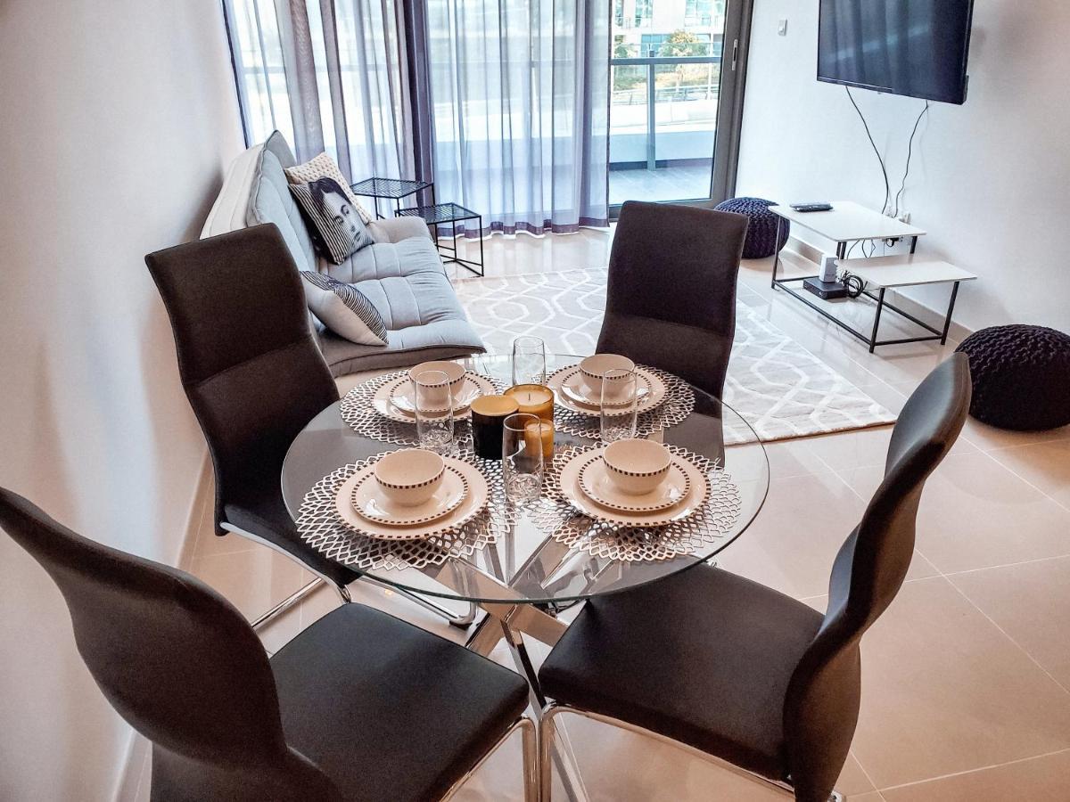 Apartment Here - Marina 2 Bedroom Silverene Tower *
