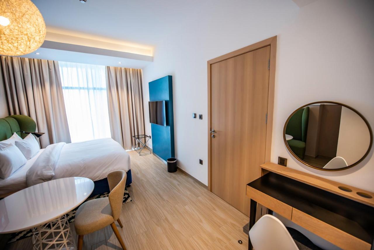 La Vie Gardens 4*