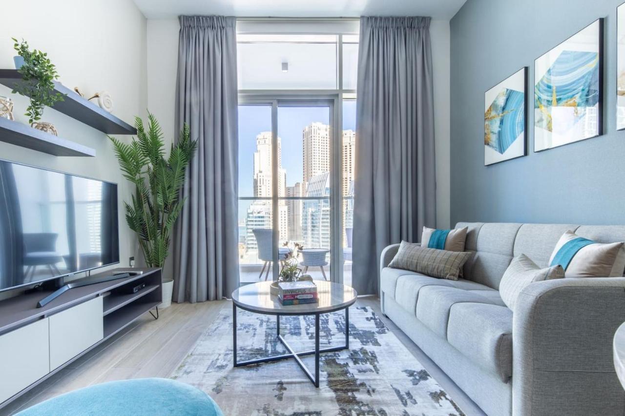 Frank Porter - Studio One Apartment Dubai
