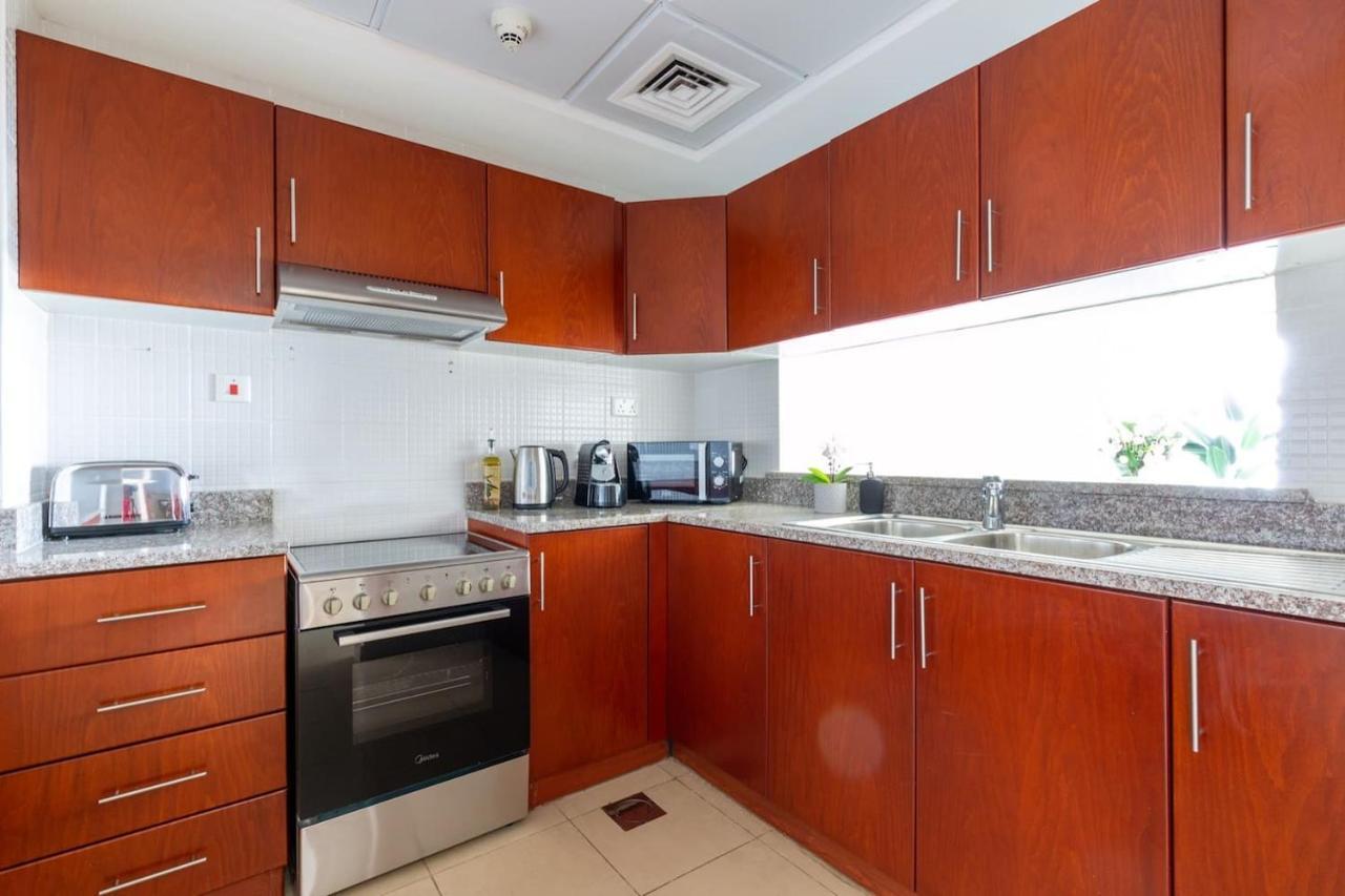 Frank Porter - X1 Tower Apartment