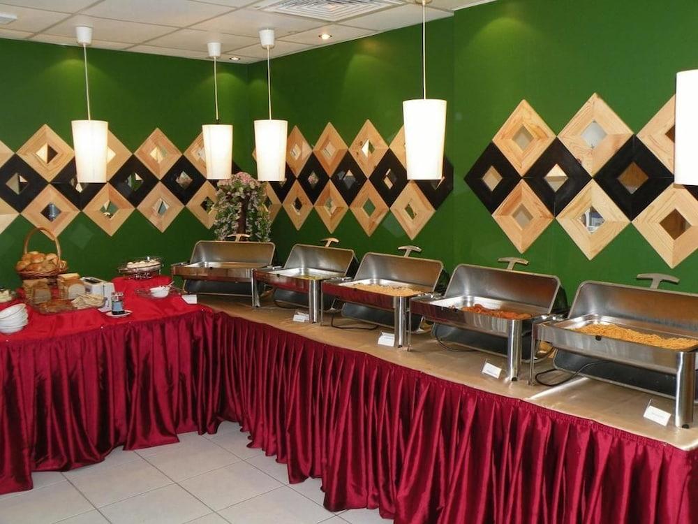 Oyo 123 Royal Aparthotel 2*
