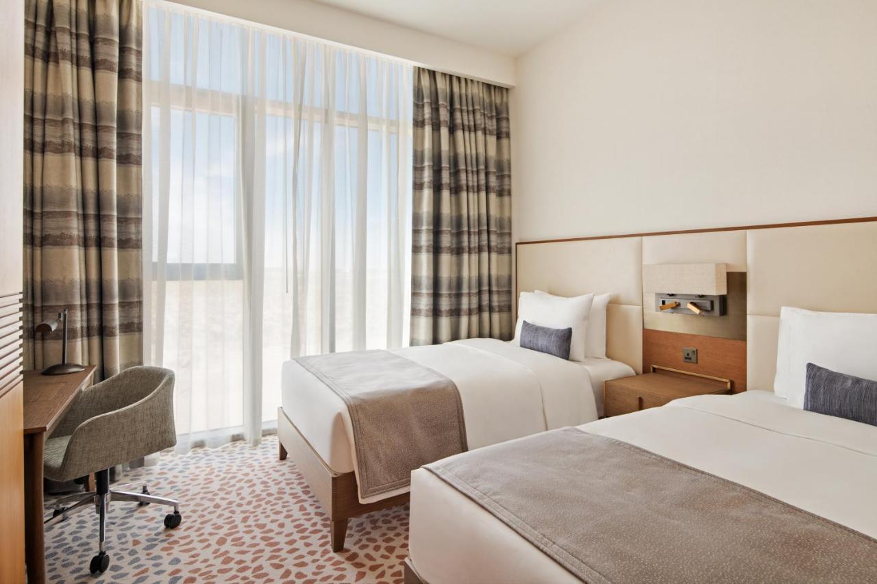 Staybridge Al-maktoum Airport By Ihg Apart Otel 4*