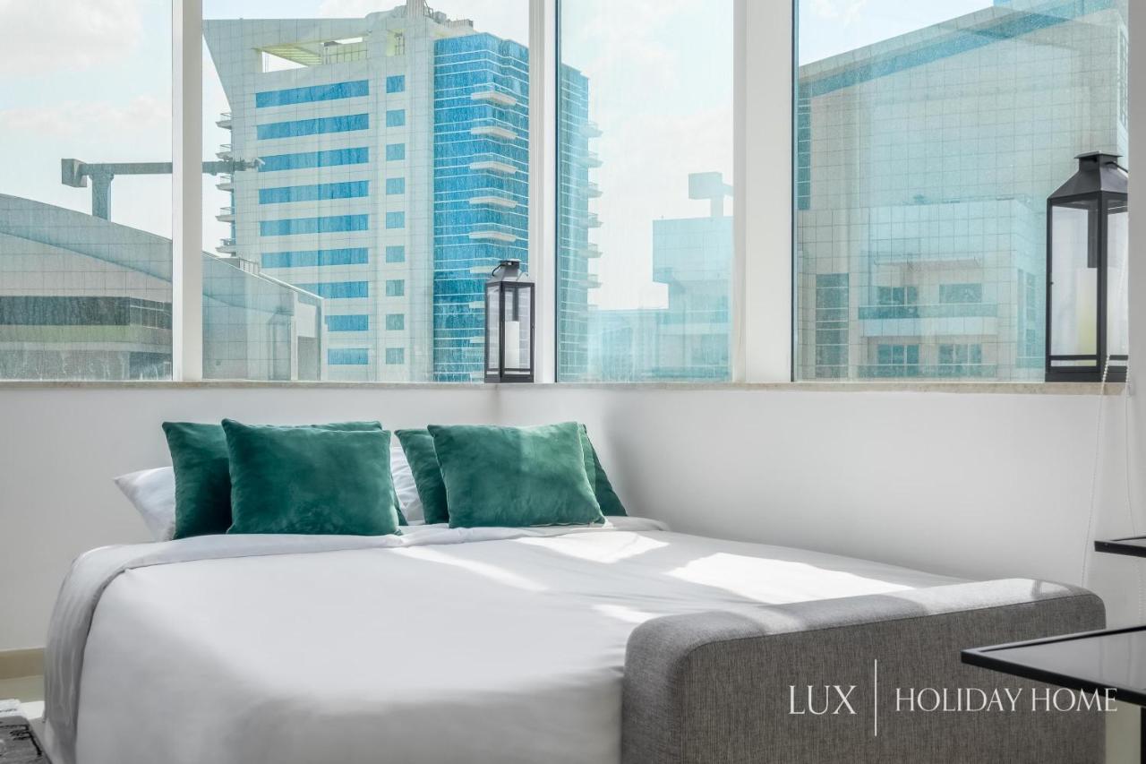Lux - The Marina Sea View