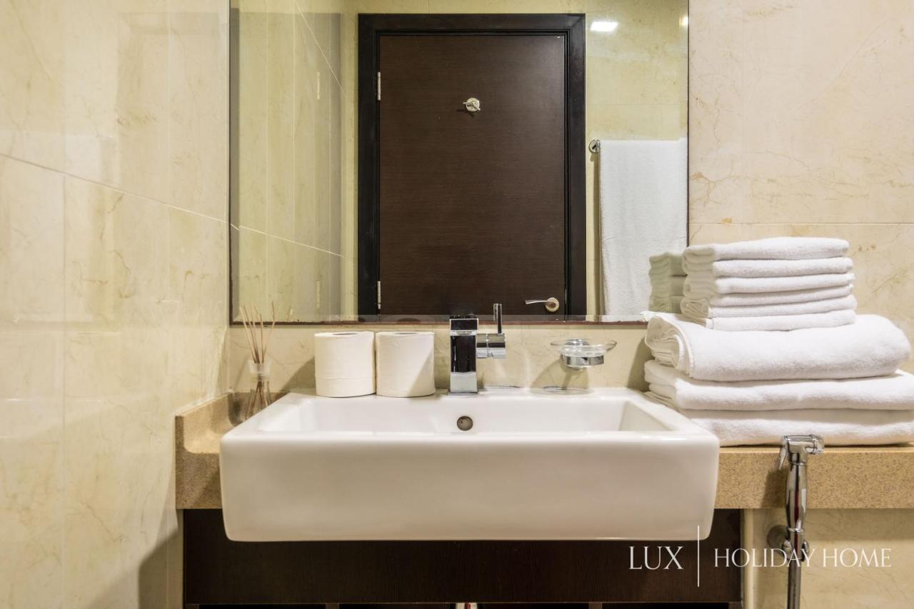 Lux - The Marina Sea View Apartment *