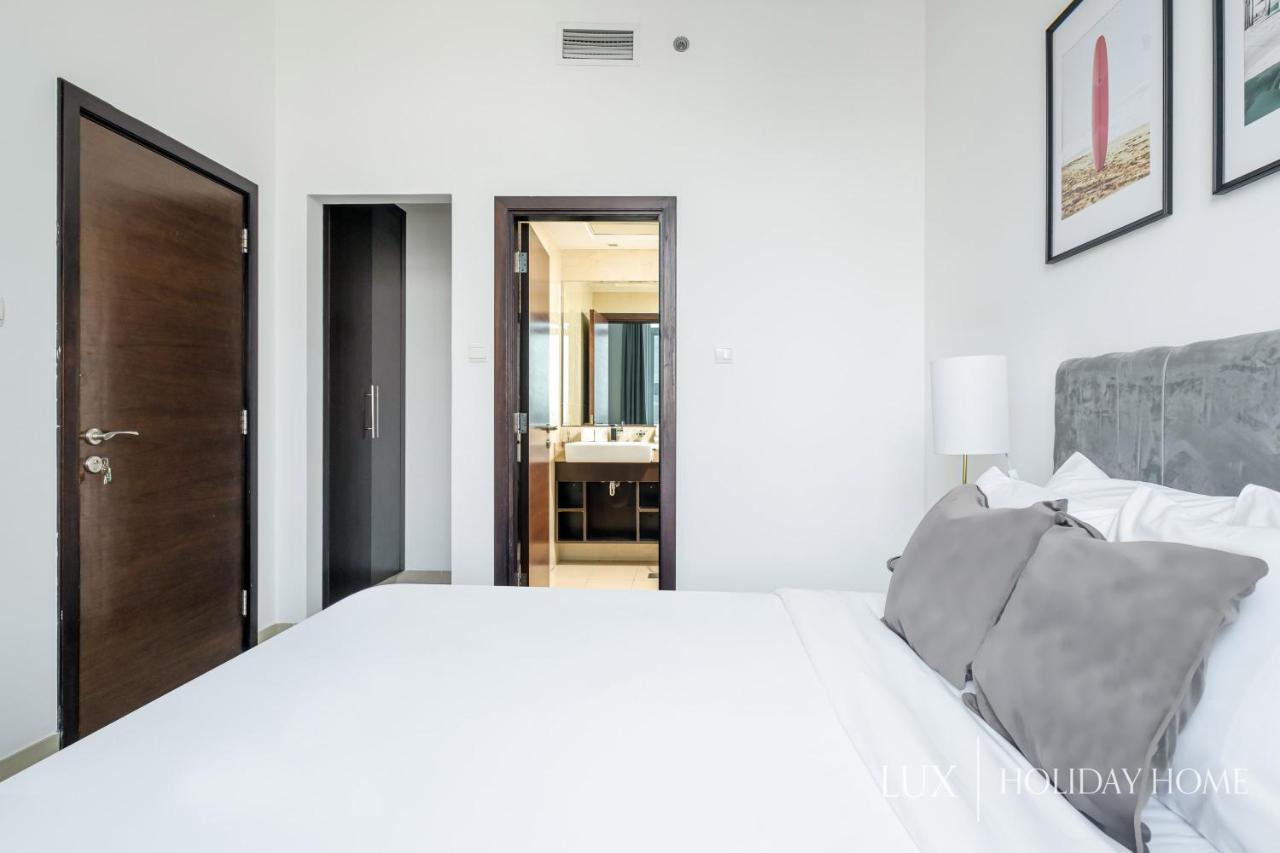 Lux - The Marina Sea View Apartment