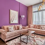 Live In Style. Luxury Destination - Oia - Motor City